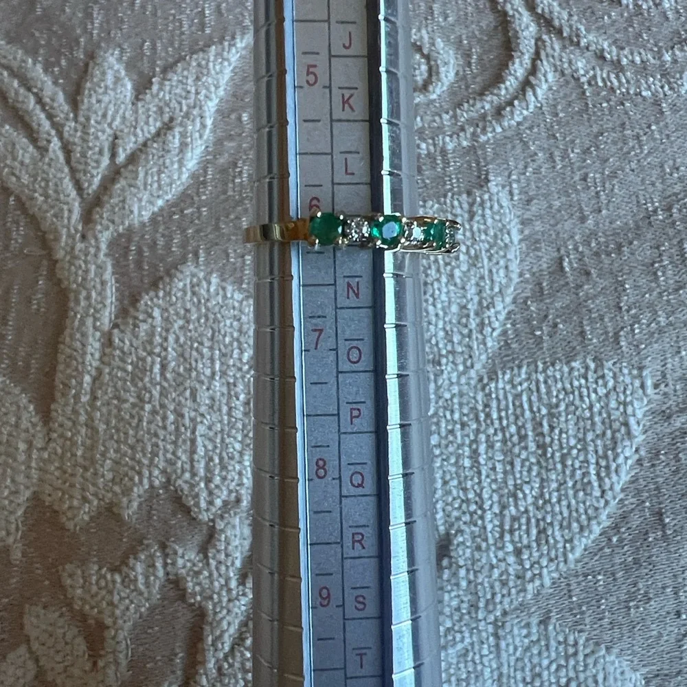 14K yellow gold ring with emeralds and diamonds. - Picture 11 of 16